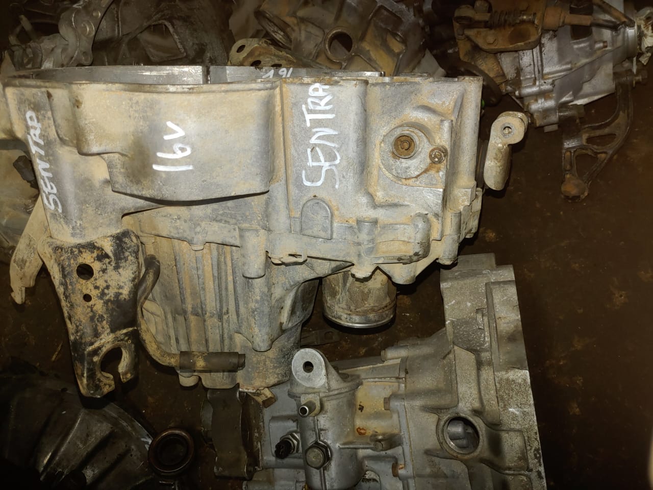 MAZDA RWD  4 SPEED GEARBOX FOR SALE - Private Seller