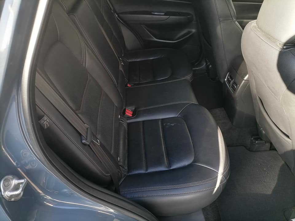 2020 Mazda CX - 5 2.0 SkyActive Technology SUV with a leather seat and Service book