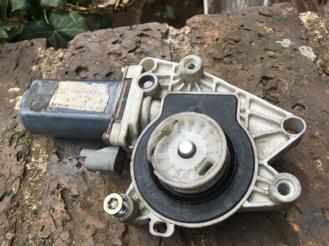Peugeot 206 cc windows panel mécanisme and windows electric motors passenger sid - Private Seller Peugeot 206 cc windows panel mécanisme and windows electric motors passenger sid - Private Seller