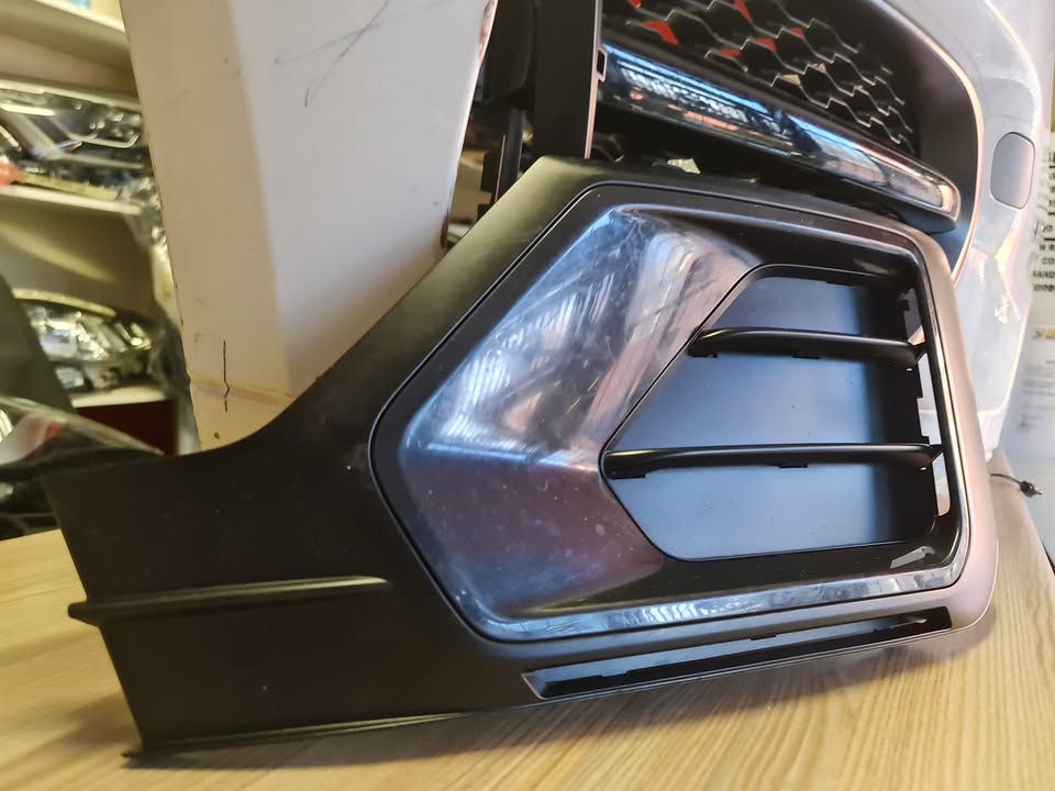 2019 AUDI Q2 FOGLIGHT COVERS LEFT AND RIGHT FOR SALE IN EXCELLENT CONDITION - Private Seller 2019 AUDI Q2 FOGLIGHT COVERS LEFT AND RIGHT FOR SALE IN EXCELLENT CONDITION - Private Seller