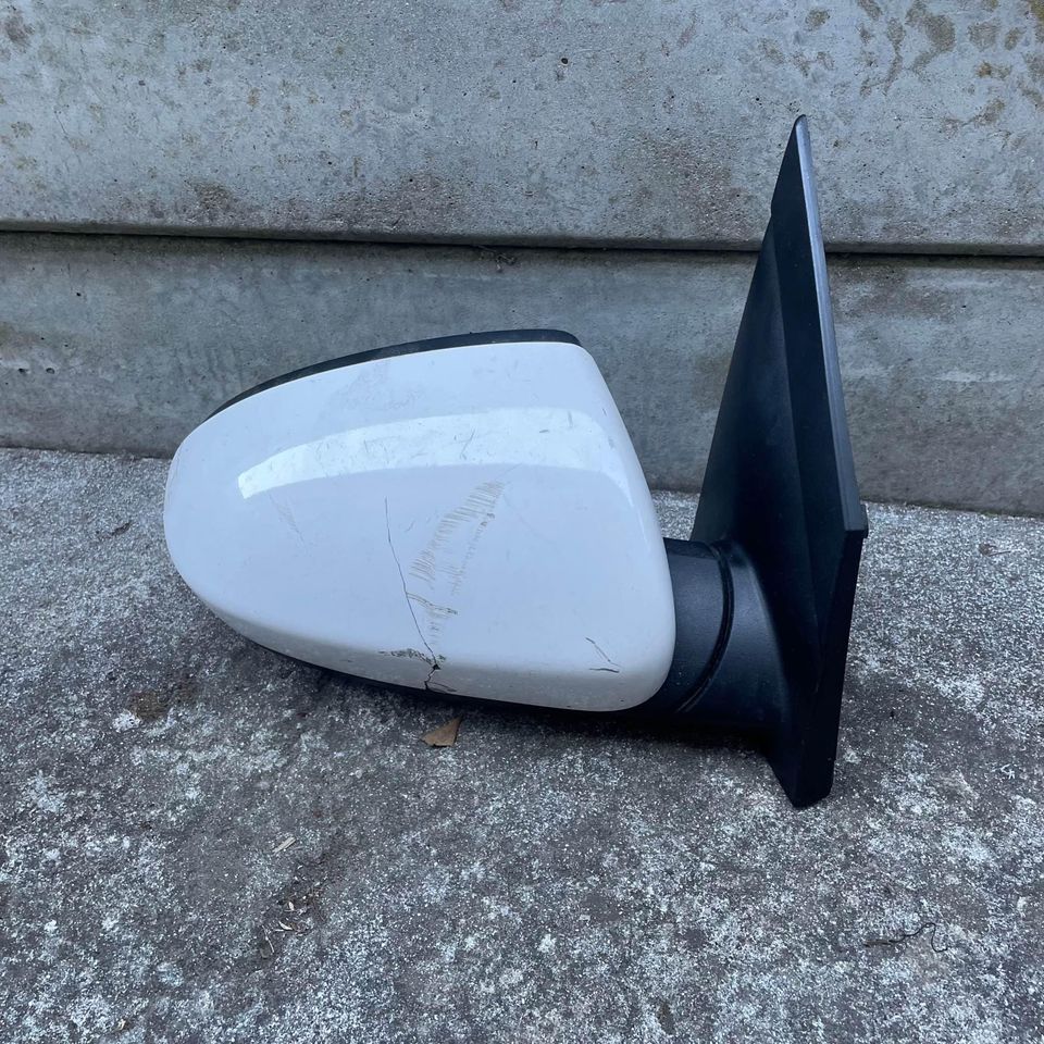 Hyundai Tucson Side Mirror - Private Seller Hyundai Tucson Side Mirror - Private Seller