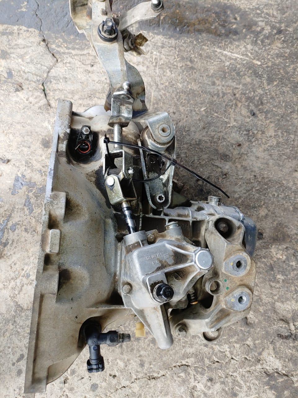 OPEL CORSA  GAMMA1.6 GEARBOX FOR SALE R4500 - Private Seller