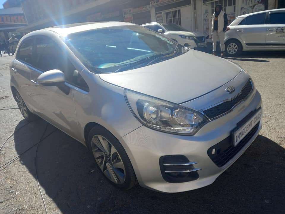 2015 KIA RIO 1.4 PETROL, MANUAL, SILVER COLOR, MILEAGE 93000KM SPARE KEY