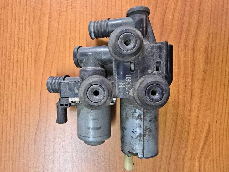 2001-2006 BMW E46 Engine Water Pump Original BMW - Private Seller 2001-2006 BMW E46 Engine Water Pump Original BMW - Private Seller