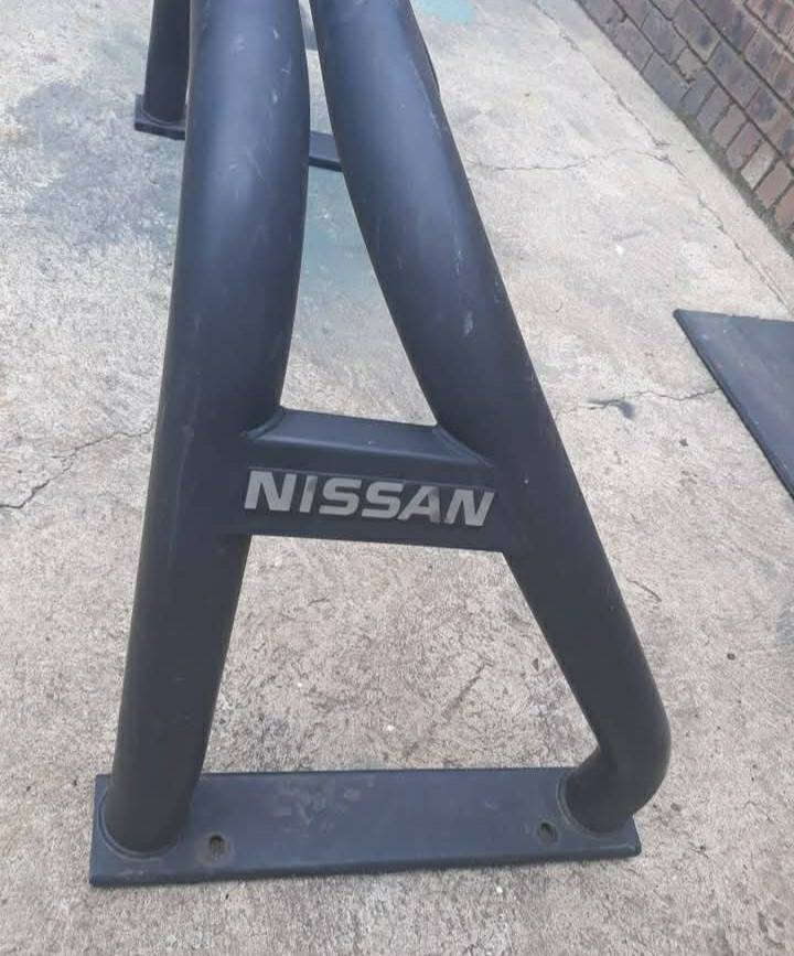 Nissan Np300 Double Cab Roll Bar - Private Seller Nissan Np300 Double Cab Roll Bar - Private Seller