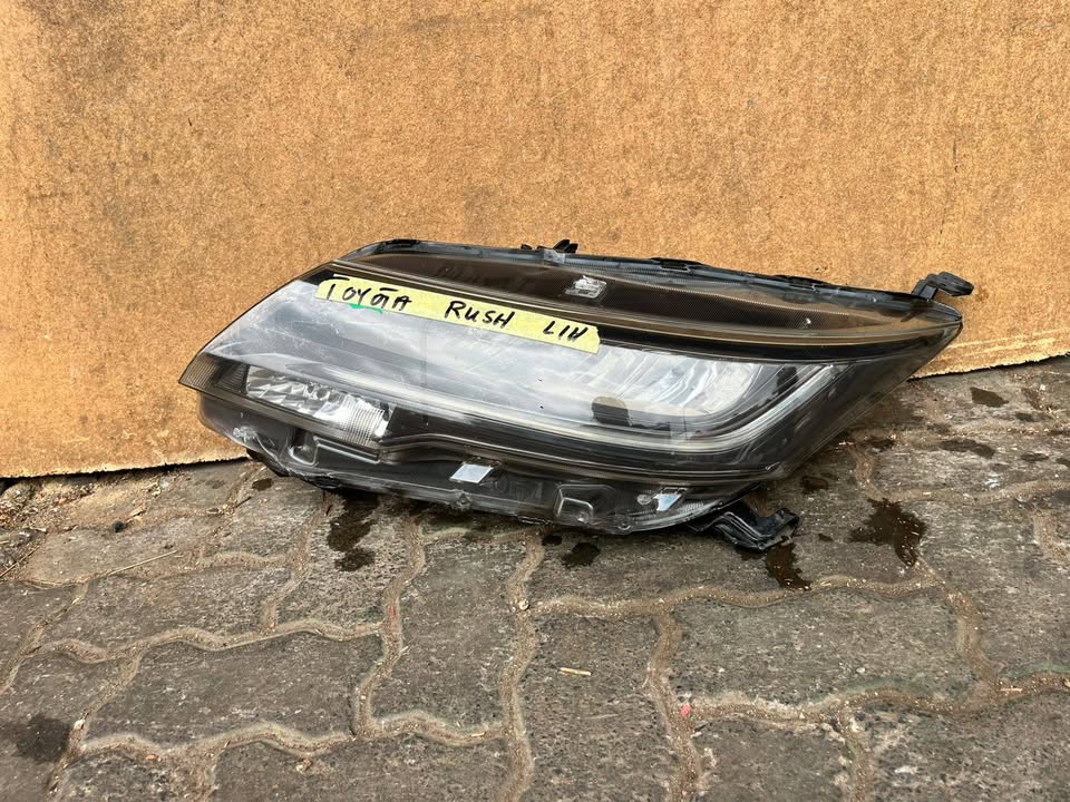Toyota Rush Liv Headlight - Private Seller Toyota Rush Liv Headlight - Private Seller