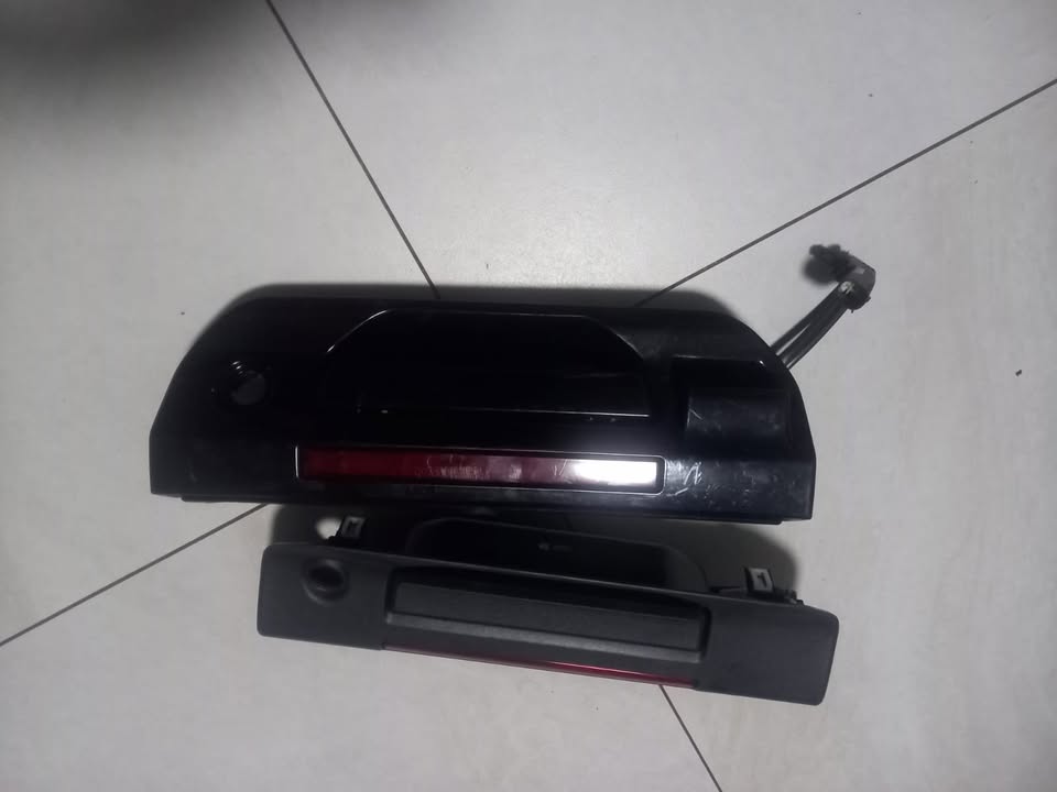 FORD RANGER T9 TAILGATE HANDLES - Private Seller FORD RANGER T9 TAILGATE HANDLES - Private Seller