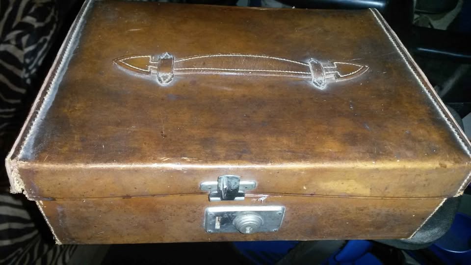 Vintage mens grooming kit