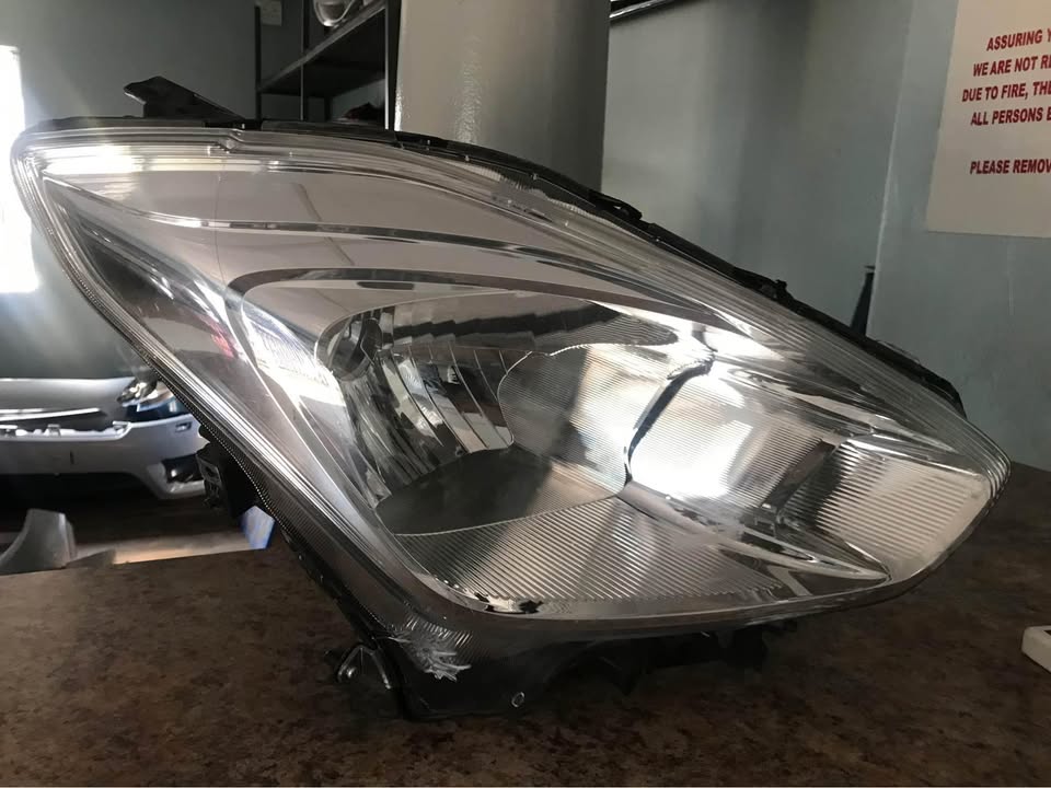 2018 Suzuki swift right headlight - Private Seller
