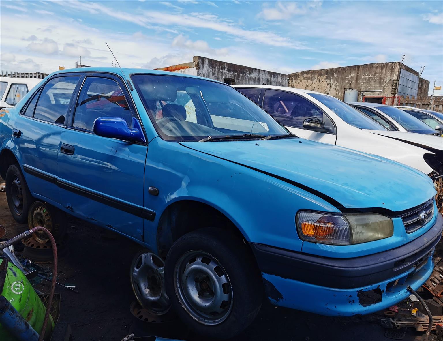 1998 Toyota Corolla 1.6 RXI shape – Stripping for Spares