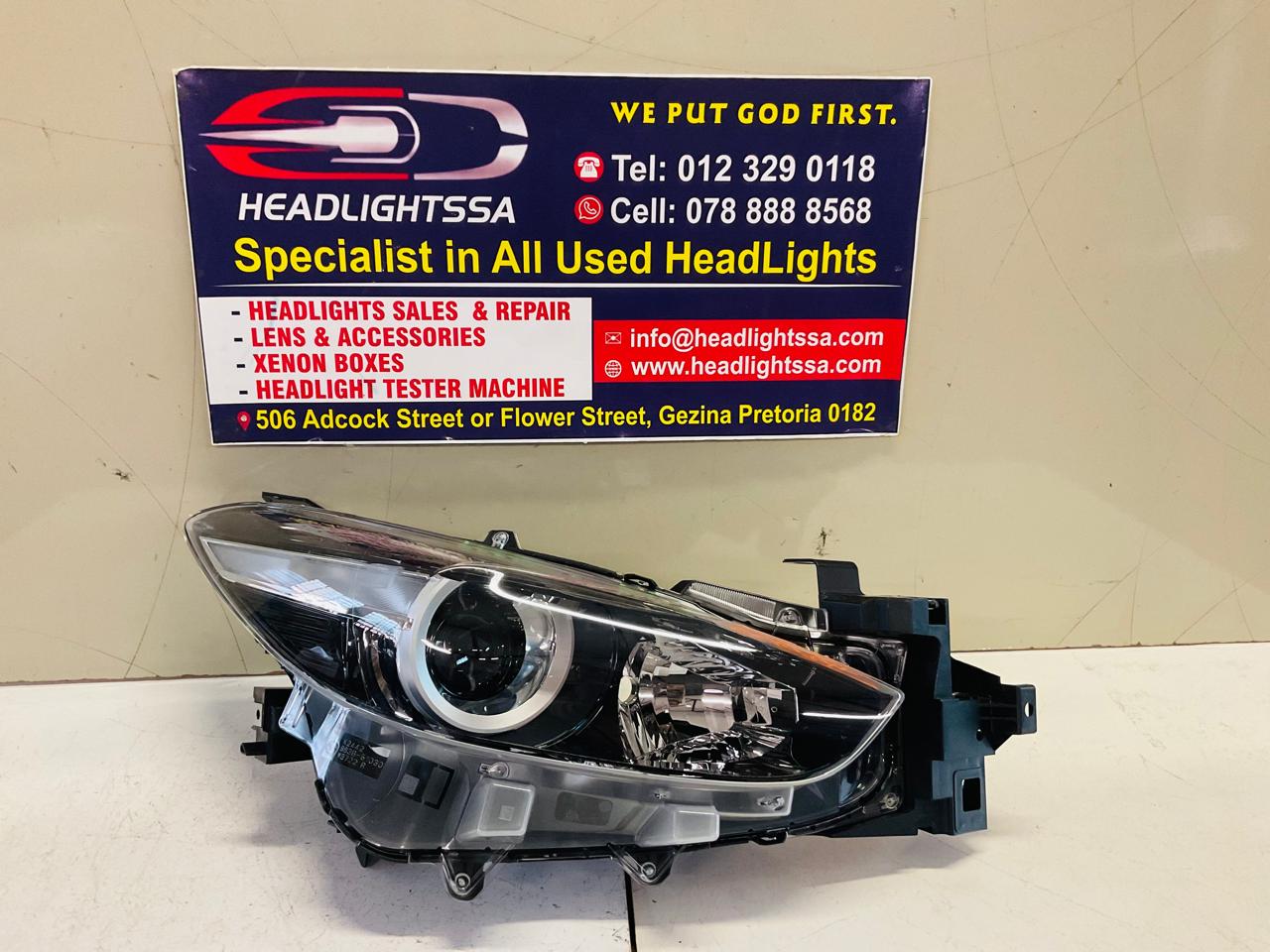 Mazda 3 right side headlight (2016) - Private Seller Mazda 3 right side headlight (2016) - Private Seller