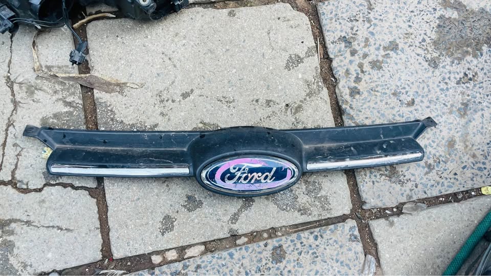 Ford Focus grill - Private Seller Ford Focus grill - Private Seller