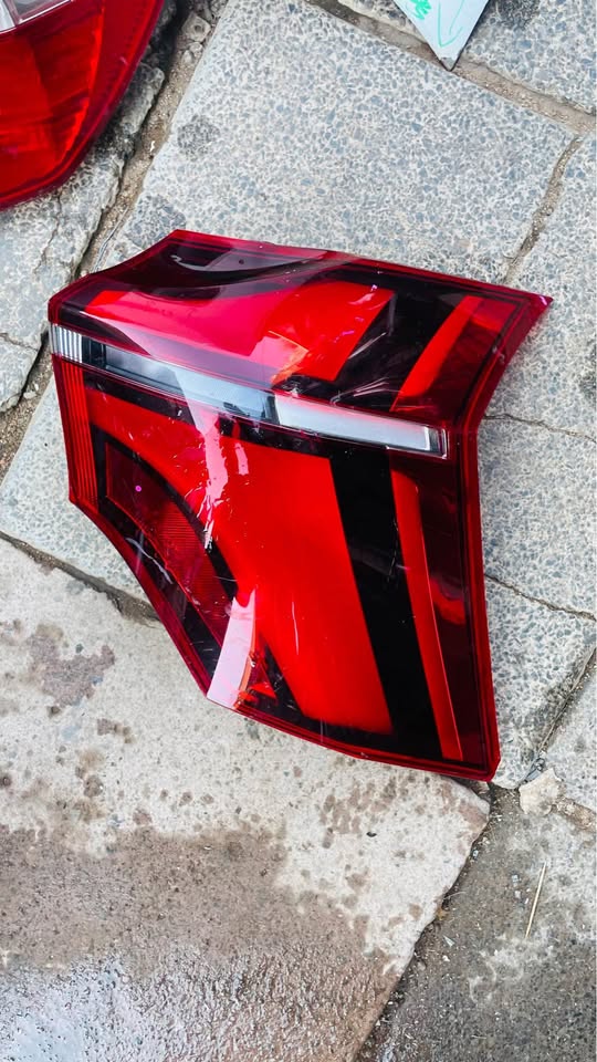 Mahindra XUV700 taillights - Private Seller Mahindra XUV700 taillights - Private Seller
