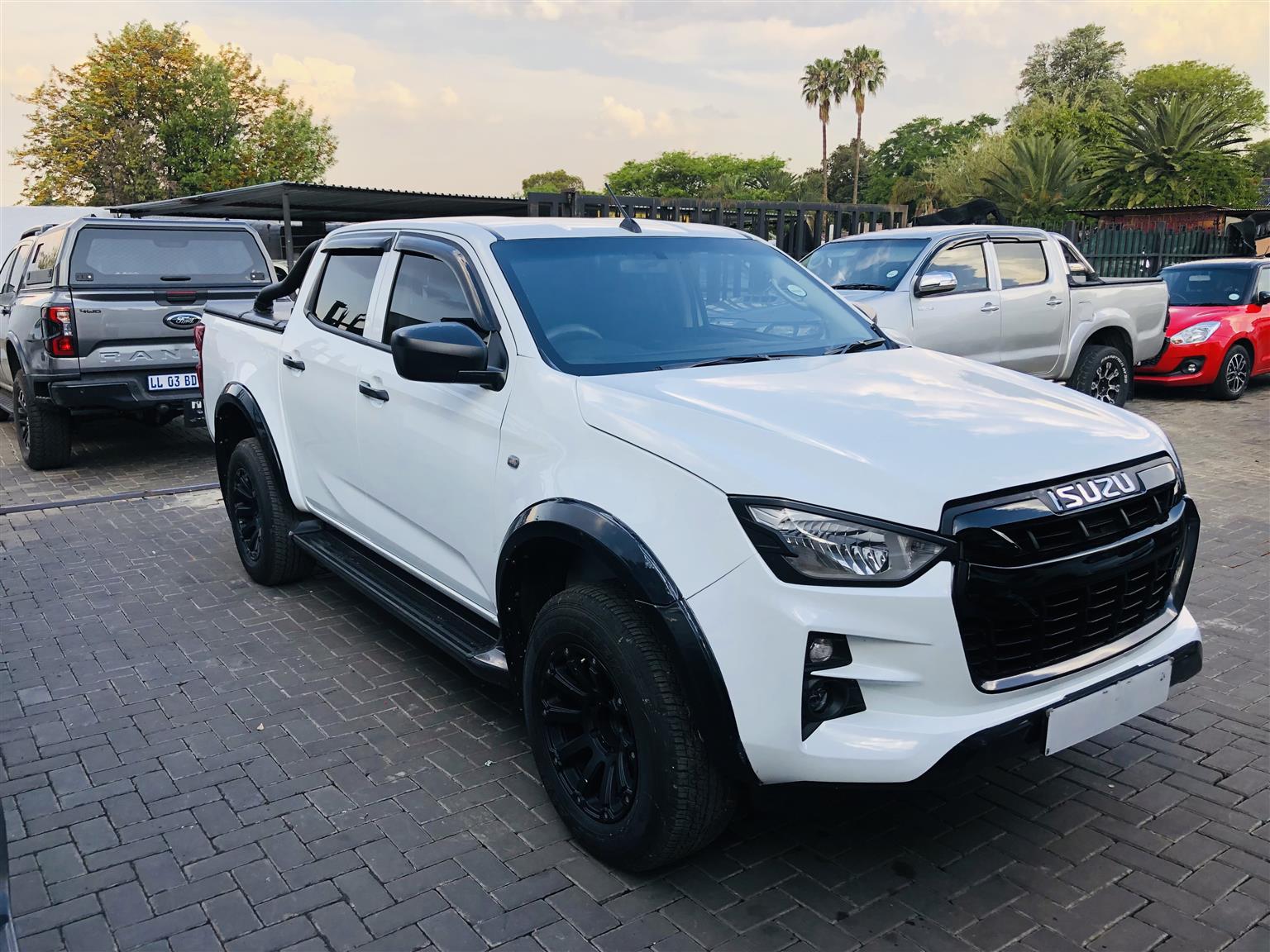 Used 2023 Isuzu D-Max 300 3.0TD double cab X-Rider - Private Seller Used 2023 Isuzu D-Max 300 3.0TD double cab X-Rider - Private Seller