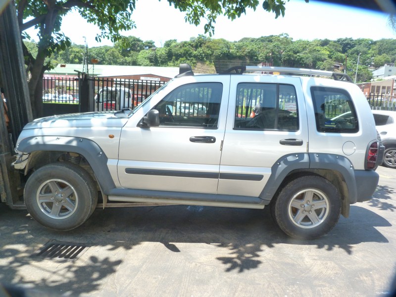 Jeep Cherokee Renegade 2.8 CRD AT Silver - 2006 STRIPPING FOR SPARES - Private Seller