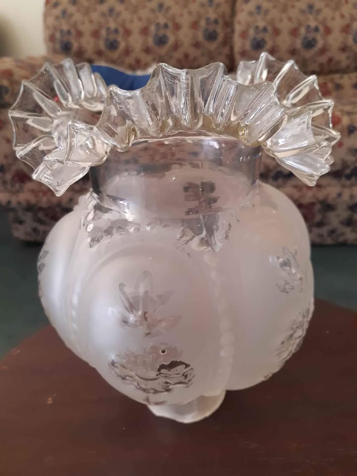 Antique Victorian Style Ruffled Top Frosted Body Flowers Shade Antique Victorian Style Ruffled Top Frosted Body Flowers Shade