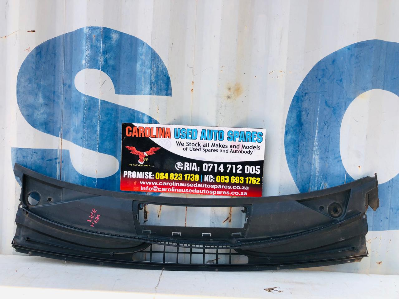 Mercedes Benz W639 V-class wiper cowling (2003-2009) - Private Seller Mercedes Benz W639 V-class wiper cowling (2003-2009) - Private Seller