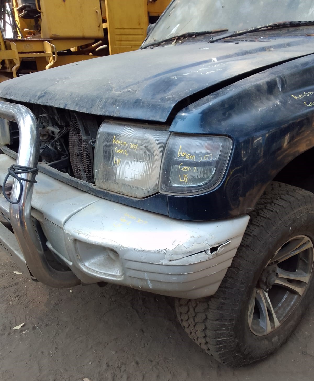 Second-Hand Headlights Mitsubishi Pajero Gen 2 - Private Seller Second-Hand Headlights Mitsubishi Pajero Gen 2 - Private Seller