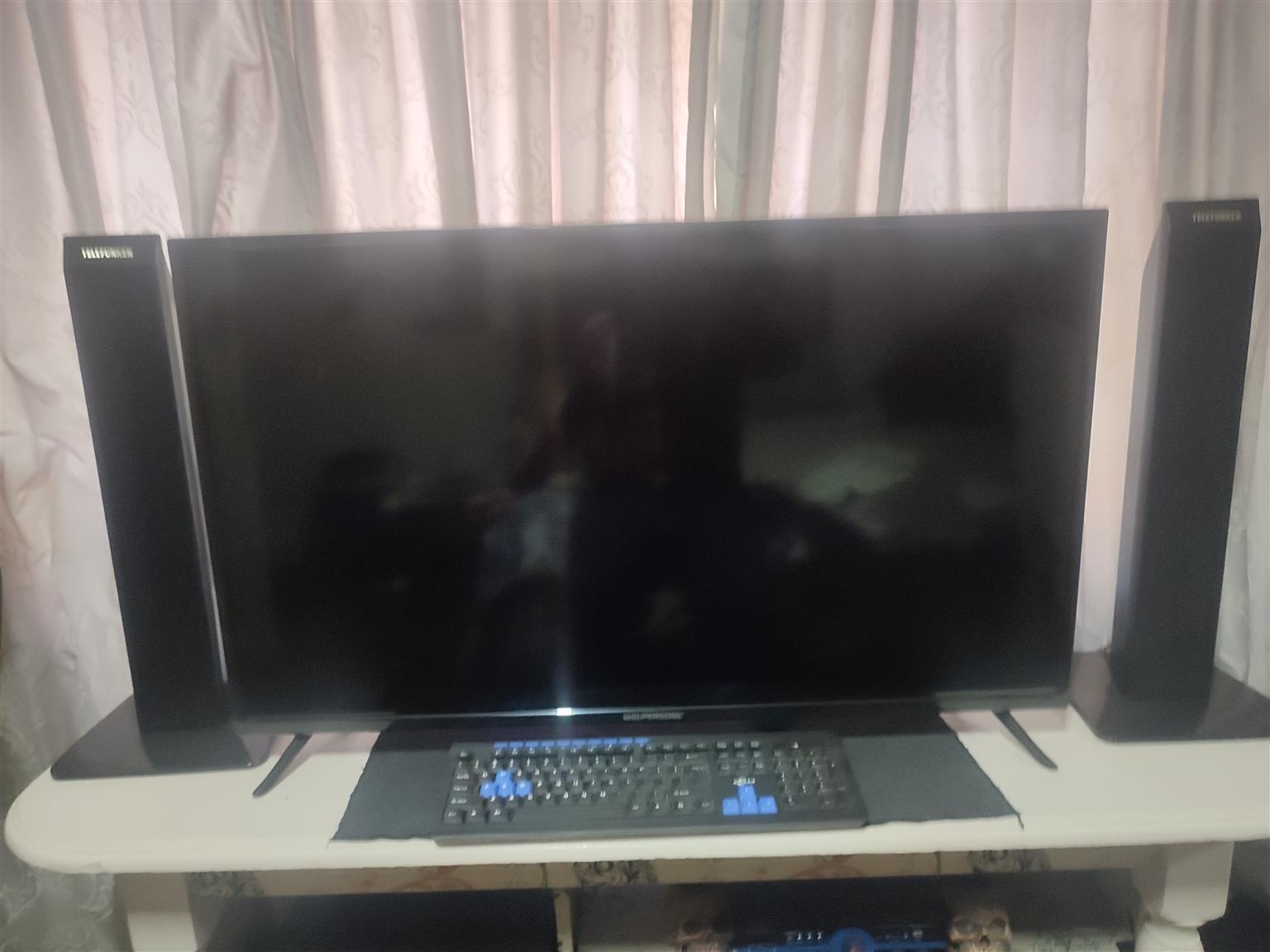 Supersonic 43 inch Smart TV Full HD Led