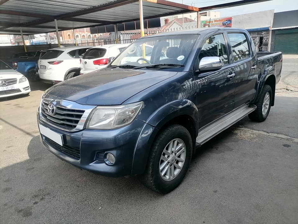 2012 Toyota Hilux 3.0 D4D 4x2 Double Cab leather seat