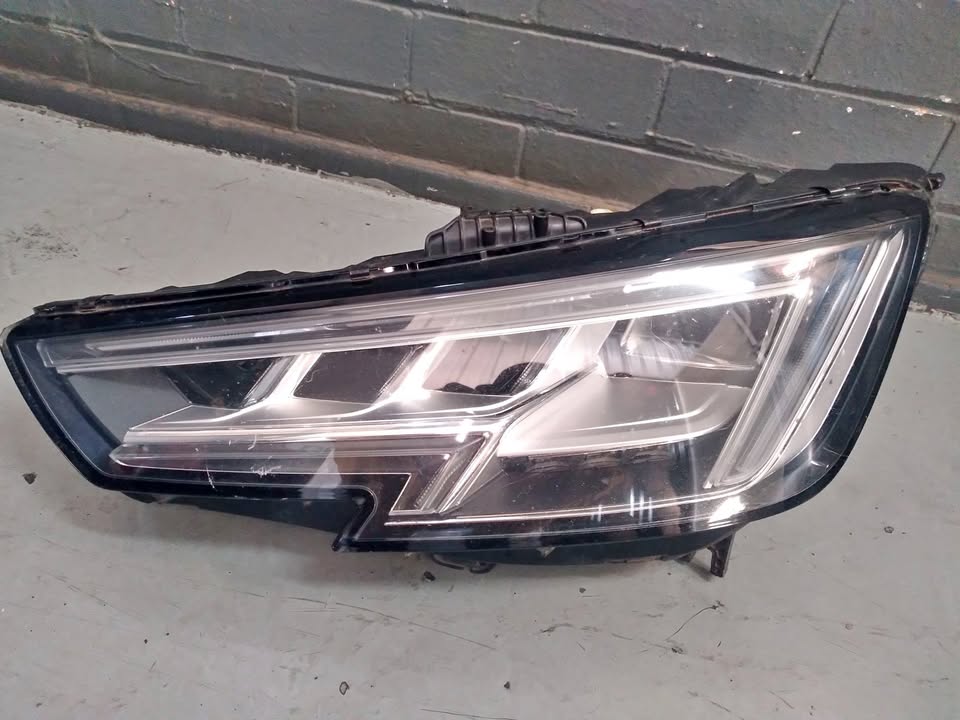 Audi A4 B9 LHS LED Matrix Headlight (2018–2020) Rhs and lhs for Sale whatsapp - Private Seller Audi A4 B9 LHS LED Matrix Headlight (2018–2020) Rhs and lhs for Sale whatsapp - Private Seller