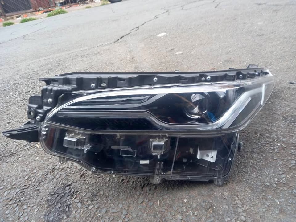 2021 -2023 Toyota Fortuner LED Headlight Left Side - Private Seller 2021 -2023 Toyota Fortuner LED Headlight Left Side - Private Seller