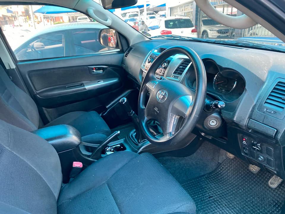 2014 TOYOTA FORTUNER 2.5 MANUAL