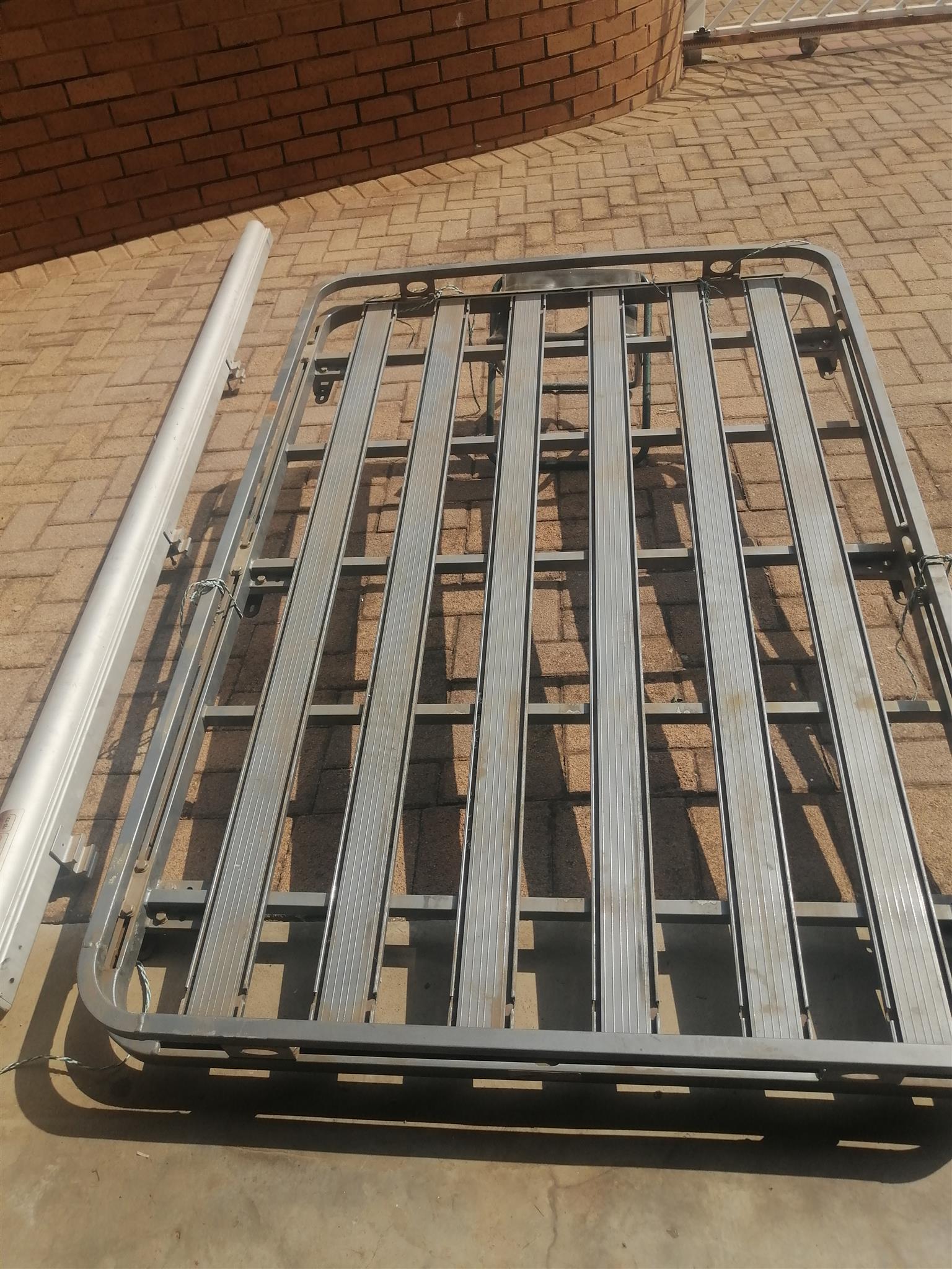 Outbound Racks Easy awing2000 3m retractable : outbound roof rack: Rifle safe | Junk ...