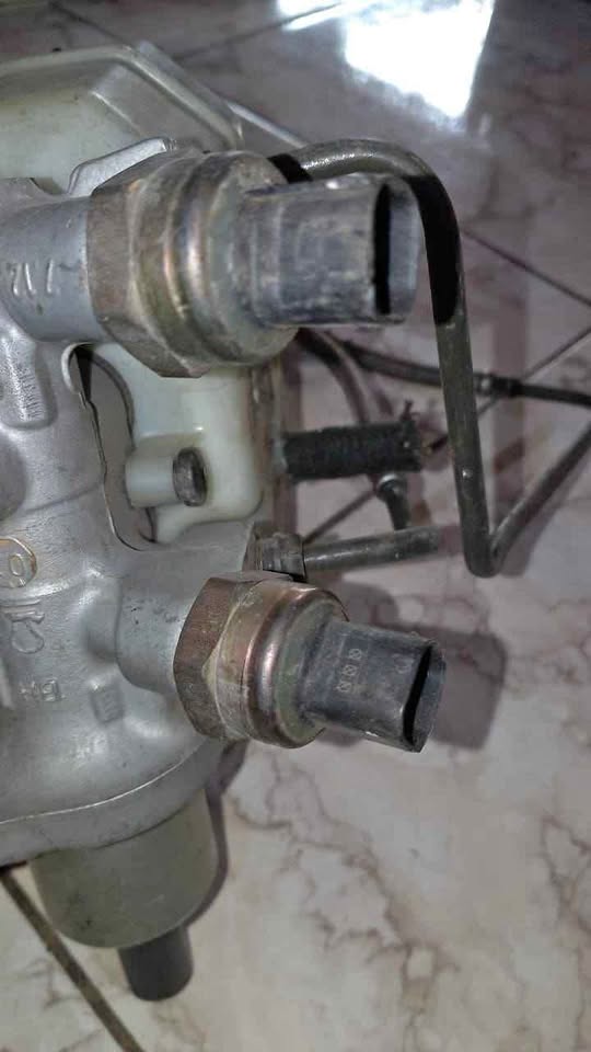 BMW E46 brake master cylinder sensor