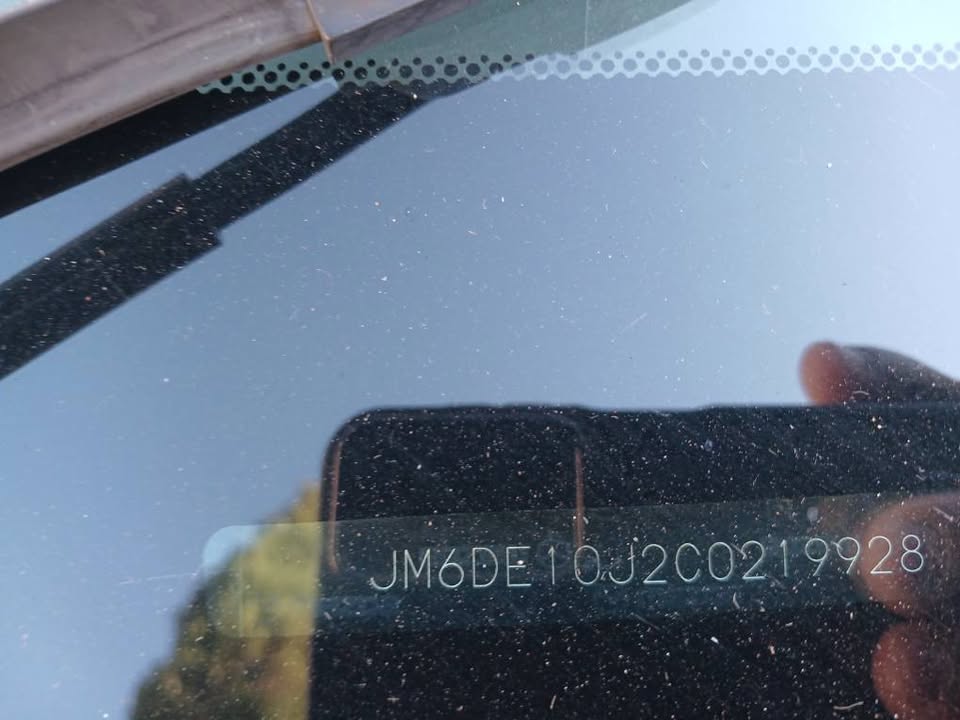 2011 Mazda 2 hatchback Manuel Transmission petrol 1.5 engine capacity mileage 90000km