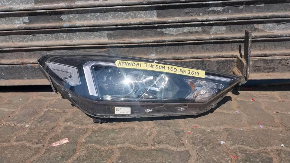 Hyundai Tucson LED headlight 2019 - Private Seller Hyundai Tucson LED headlight 2019 - Private Seller