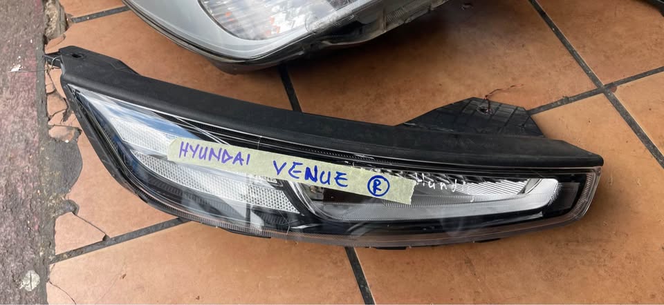 Hyundai Venue headlight - Private Seller Hyundai Venue headlight - Private Seller