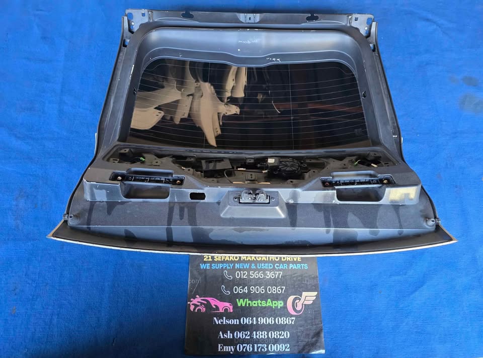 Range Rover Sport L494 Complete Tailgate - Private Seller Range Rover Sport L494 Complete Tailgate - Private Seller