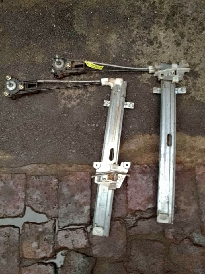 Mazda 323 right front window mechanism - Private Seller Mazda 323 right front window mechanism - Private Seller