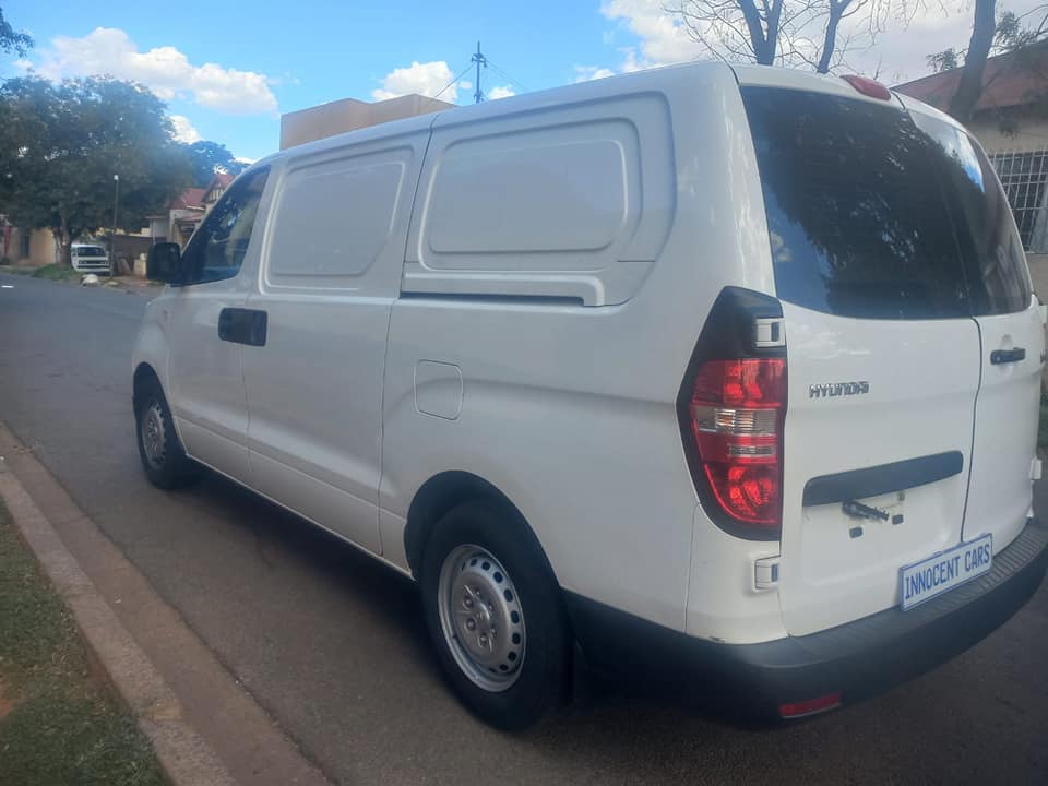 2020 HYUNDAI H1 PANEL VAN 2.6 DIESEL, AUTOMATIC, WHITE COLOR, MILEAGE 125000KMS