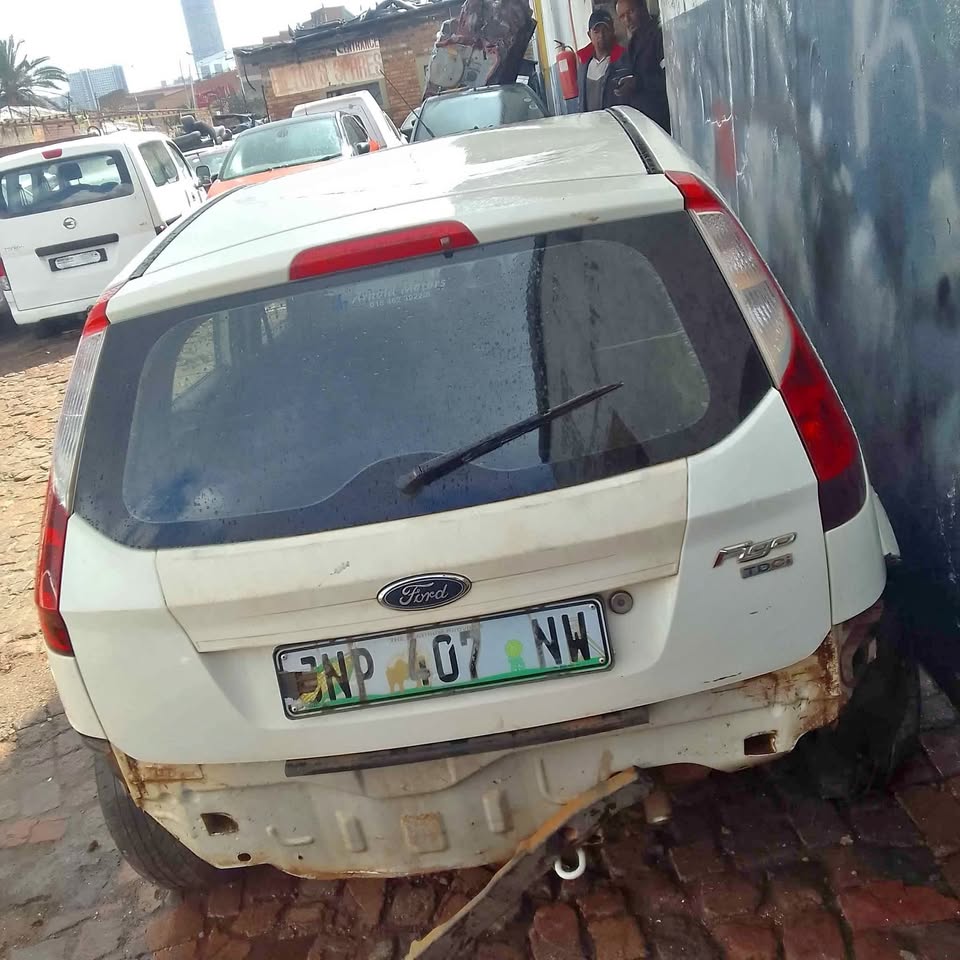 Stripping Ford Figo 1.5 Tdci diesel For Spares