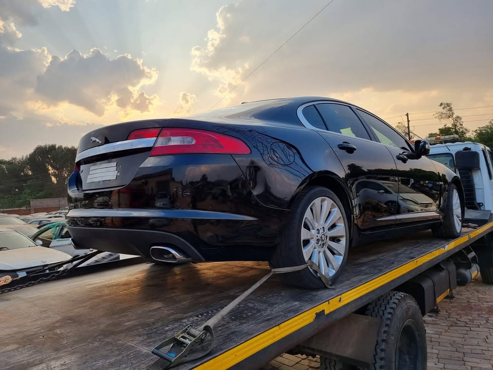 2008 JAGUAR XF 3.0 V6 STRIPPING AD SPARES - Private Seller