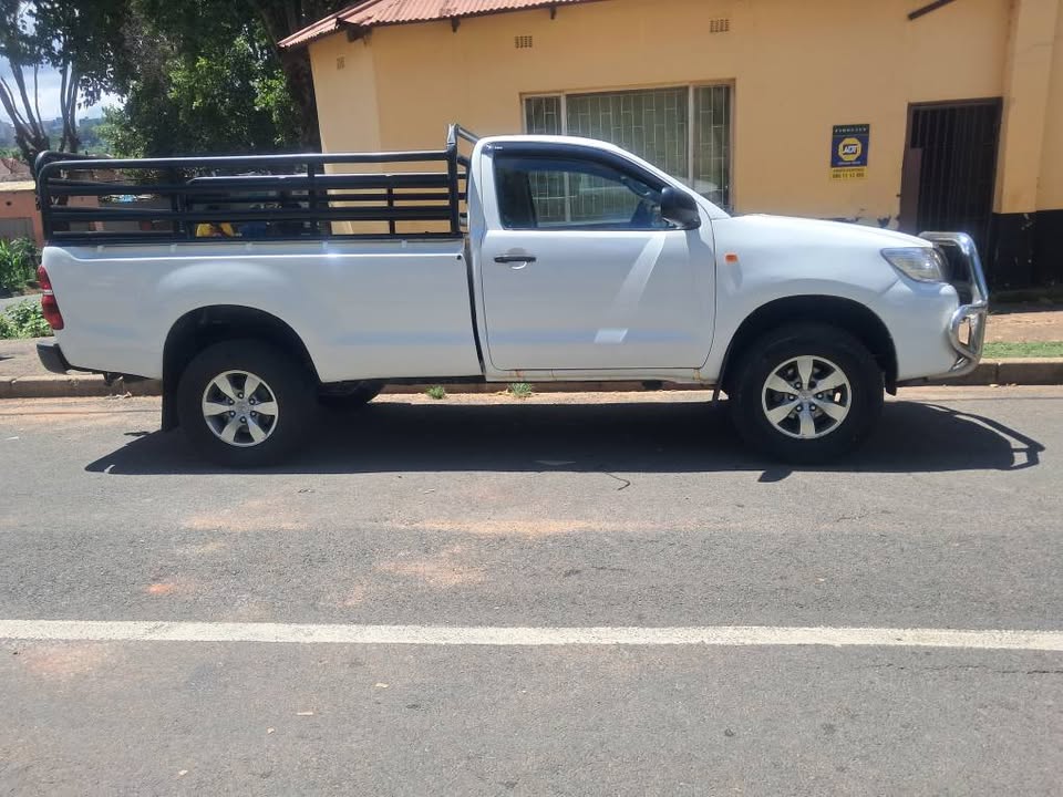 Toyota Hilux single Cab 2.5 D4D 2011 for sale