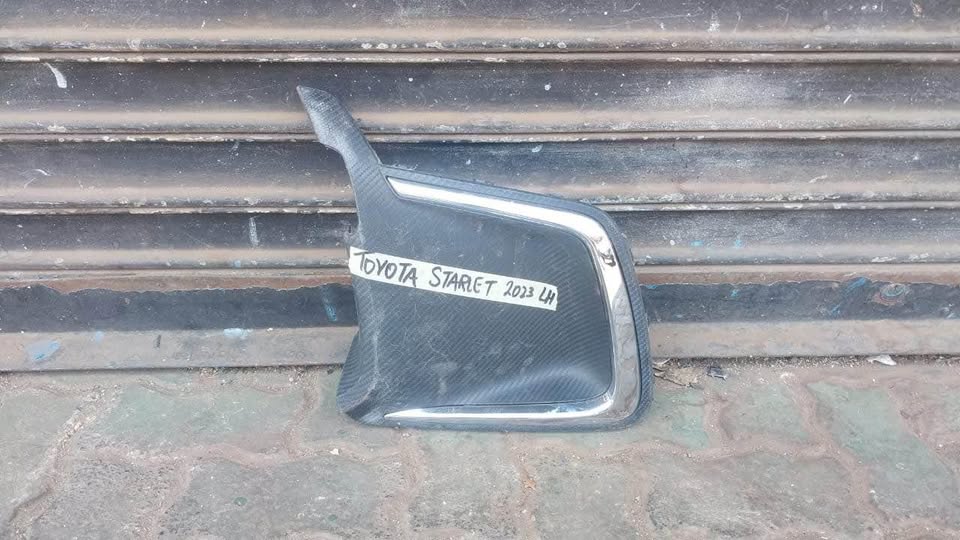 Toyota Starlet fog light cover 2923 - Private Seller Toyota Starlet fog light cover 2923 - Private Seller