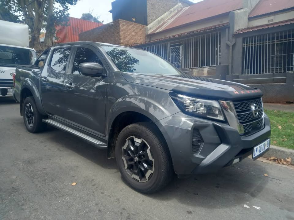 2023 NISSAN NAVARA 2.3 Turbo Double Cab, Automatic, Grey, 87000kms Call