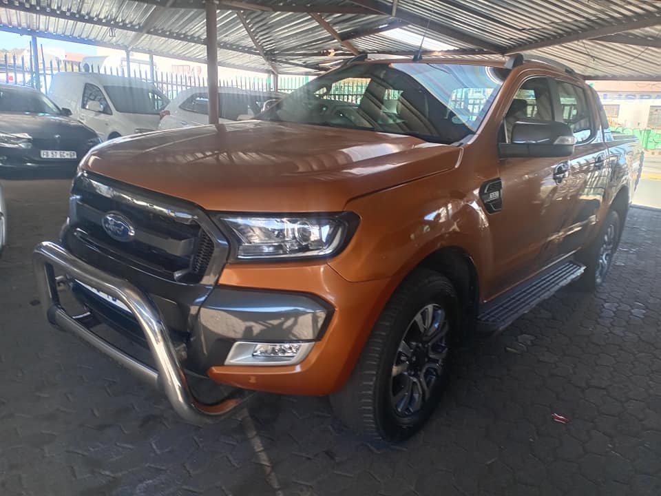 2017 Ford Ranger Double Wildtrak 3.2 Automatic Diesel Orange Reverse camera Reverse sensor Spare key