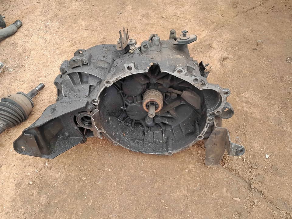Volvo S40 T4 2.0T 2003 Manaul Gearbox for Sale! - Private Seller Volvo S40 T4 2.0T 2003 Manaul Gearbox for Sale! - Private Seller