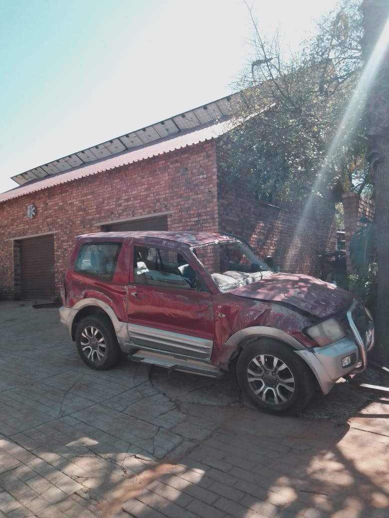 Mitsubishi Pajero CK 3.5 V6 SWB, 2000 Year Model Stripping for Sale - Private Seller Mitsubishi Pajero CK 3.5 V6 SWB, 2000 Year Model Stripping for Sale - Private Seller