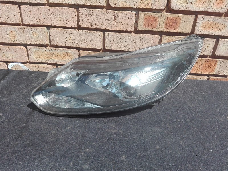 Ford Focus St3 Left side Xenon Headlight - Private Seller Ford Focus St3 Left side Xenon Headlight - Private Seller