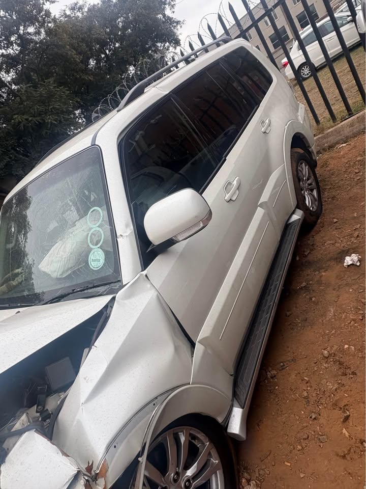 Mitsubishi Pajero 2016 4x4 spares parts - Private Seller Mitsubishi Pajero 2016 4x4 spares parts - Private Seller