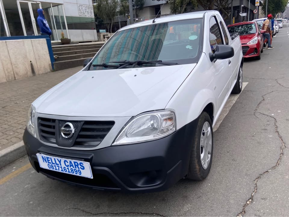 2022 Nissan np200 km
