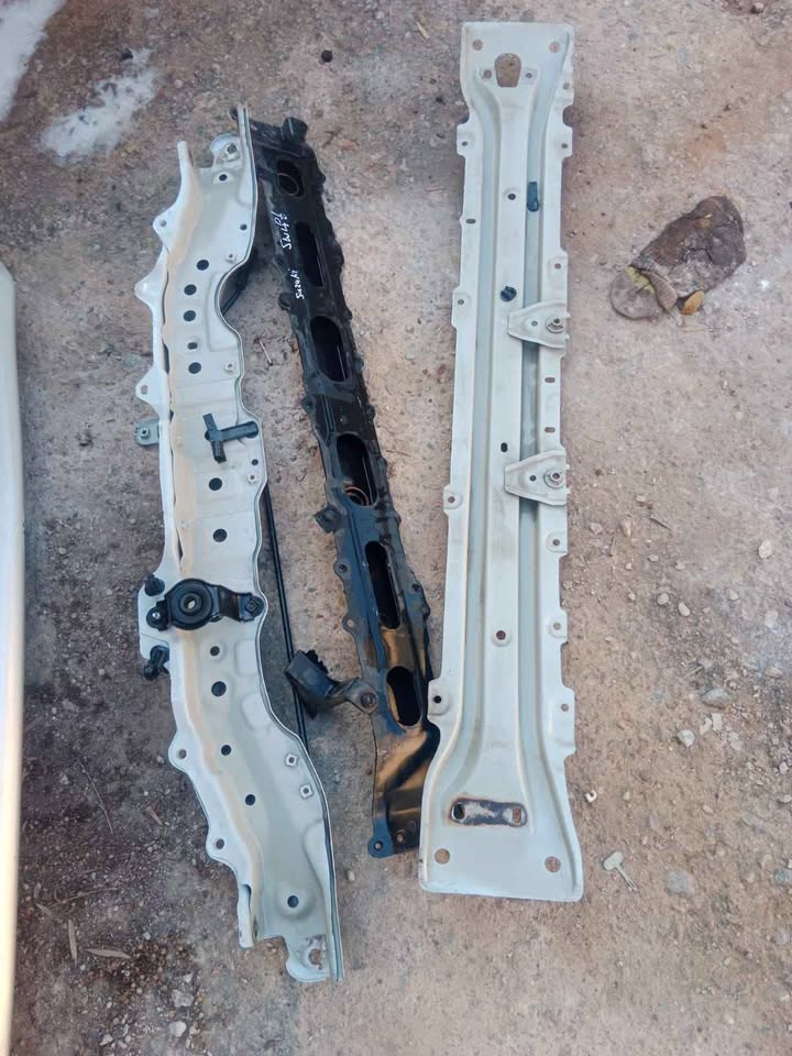 Suzuki Swift cradle and stiffener - Private Seller Suzuki Swift cradle and stiffener - Private Seller