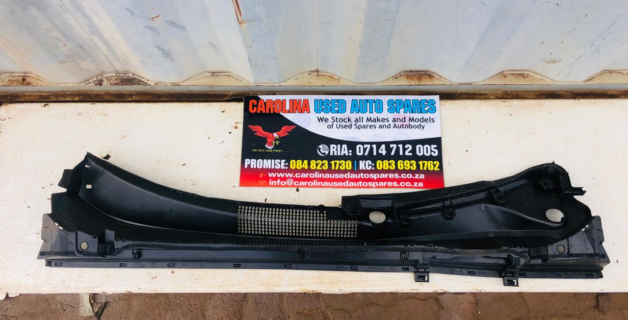 Toyota Rav4 wiper cowling - Private Seller