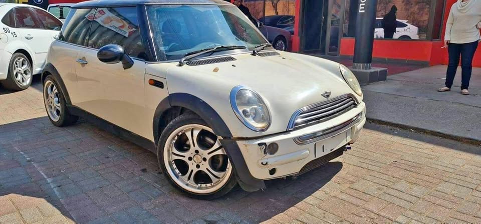 Mini Cooper stripping for spares Mini Cooper stripping for spares