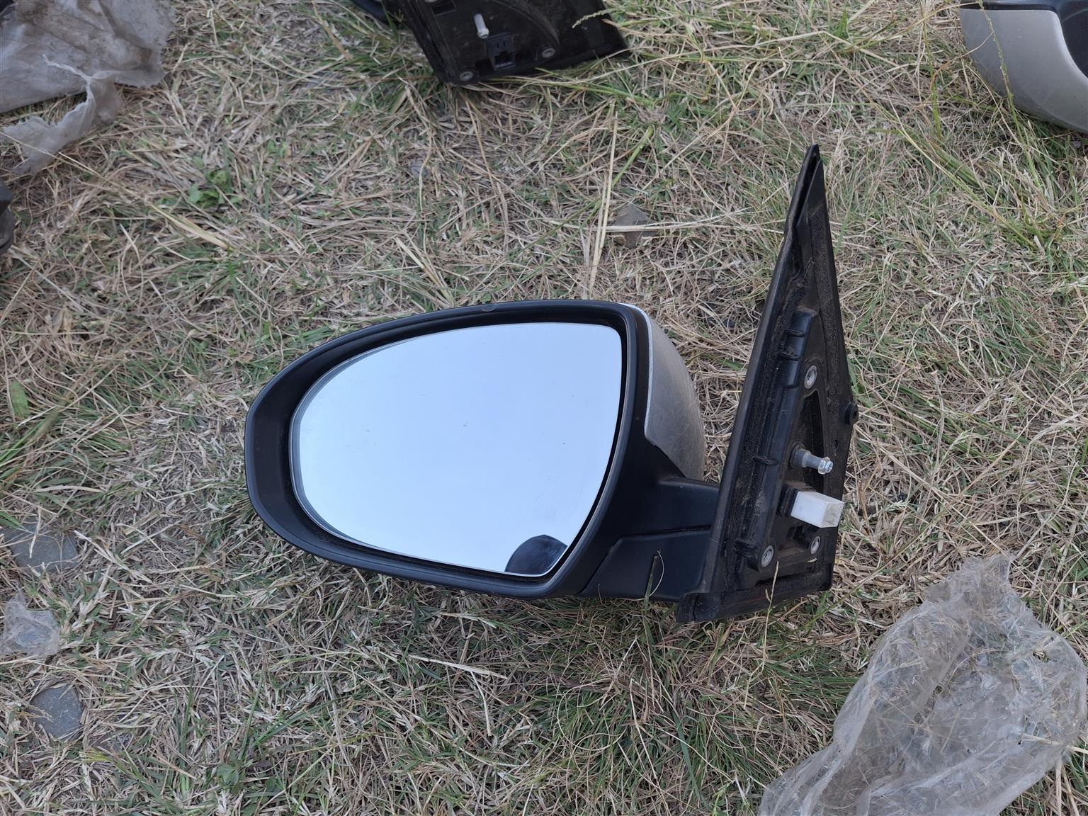 Mirror for Hyundai Tucson - Private Seller Mirror for Hyundai Tucson - Private Seller